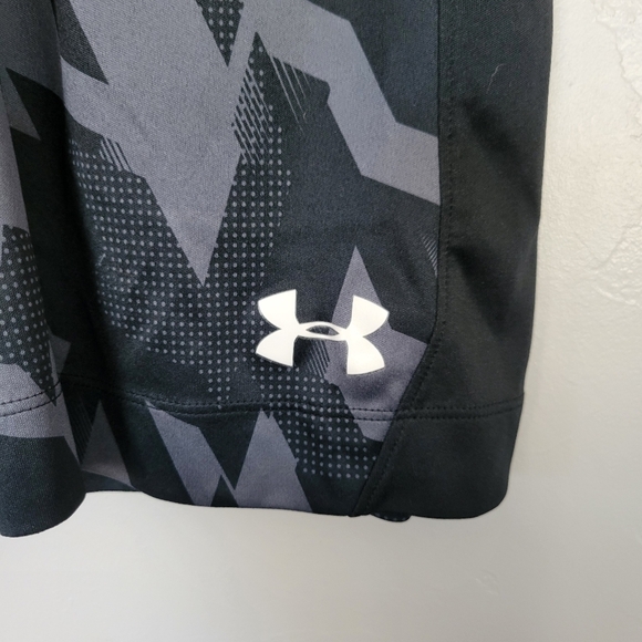 Under Armour Boys Youth Medium YMD Black Grey Pattern Basketball Shorts Active - Picture 6 of 6